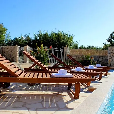 Kirsten With Heated Pool, Jacuzzi And Sauna - By Ta Leut Agency فيلة