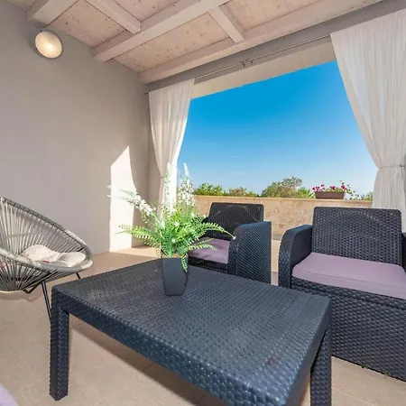 Willa Kirsten With Heated Pool, Jacuzzi And Sauna - By Ta Leut Agency Privlaka (Zadar)