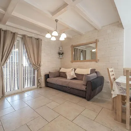 فيلة Kirsten With Heated Pool, Jacuzzi And Sauna - By Ta Leut Agency *